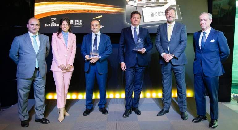 premios-emprendedor-del-ano-ey.jpg