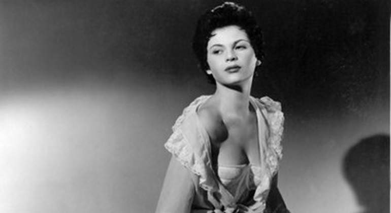 Eunice-Gayson-The-Movie-Store.jpg