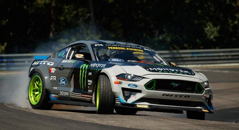 ford-Mustang-RTR-2018-01.jpg