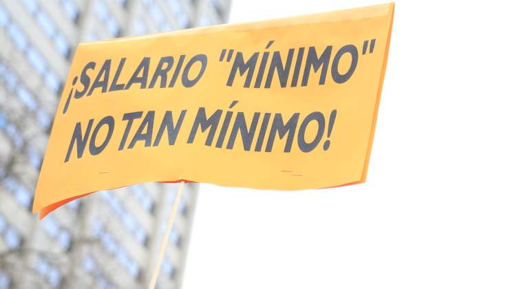 salario-minimo-pancarta-ep.jpg
