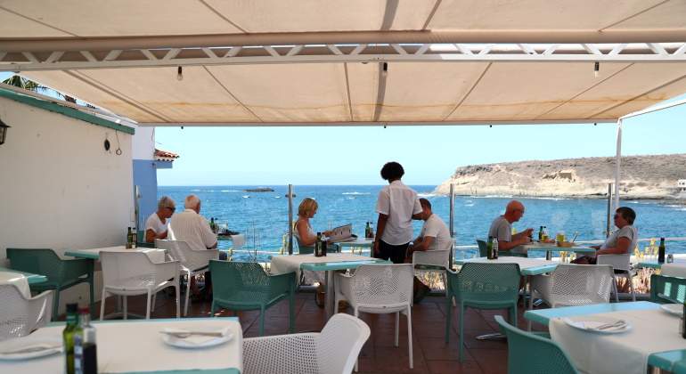coronavirus-canarias-tenerife-restaurante-reuters.jpg