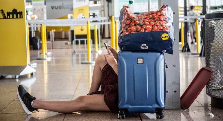 aeropuerto-prat-barcelona-viajero-ep.jpg