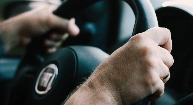 volante-manos-coche-pixabay.jpg
