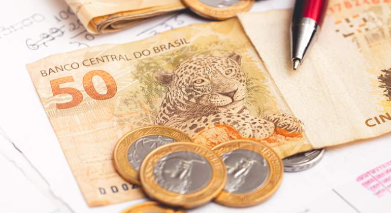 banco-central-brasil-moneda-billete-real-770-dreamstime.jpg