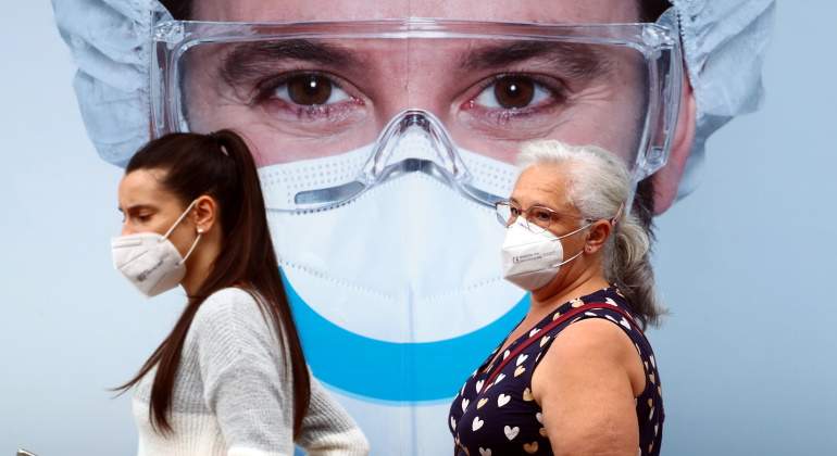 coronavirus-madrid-mujeres-mascarilla-reuters.jpg