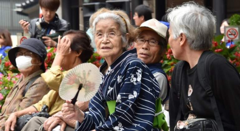 ancianos-japoneses.jpg