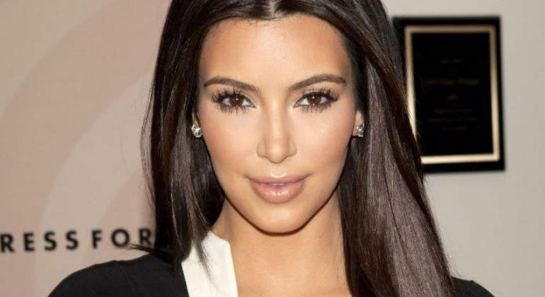 kardashian-cara.jpg
