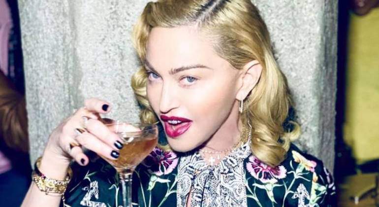 madonna-topless-770.jpg
