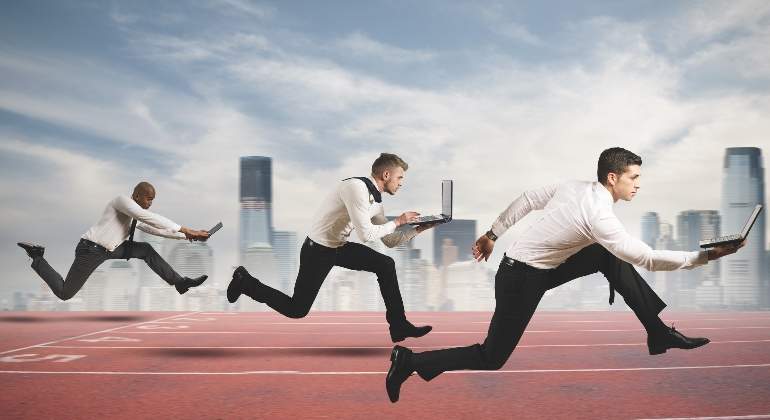competencia-carrera-empresarios-trabajadores-dreamstime.jpg