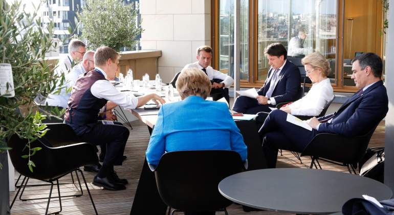 pedro-sanchez-merkel-vonderleyen-macron-bruselas-negocionaciones-fondo.jpg