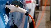 El Ministerio de Transición Ecológica ofrece su ayuda al automóvil en su transición a la electrificación