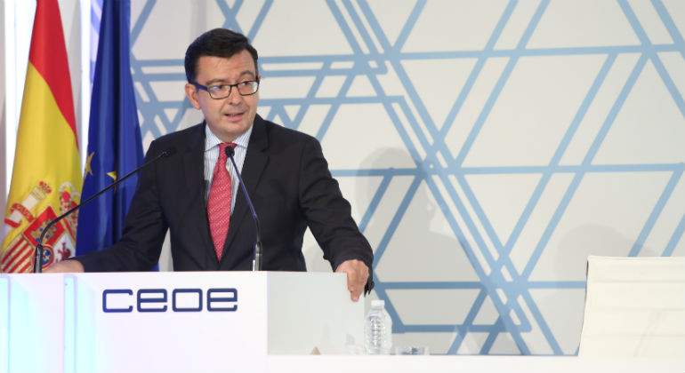 romas-escolano-economia-asamblea-ceoe.JPG