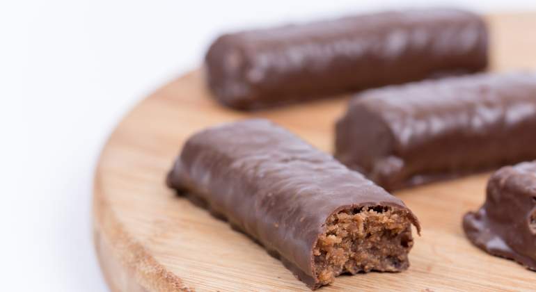 barrita-energetica-chocolate-alerta-alimentaria-aesan-istock.jpg