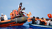 España acogerá a 60 migrantes del Aquarius tras un acuerdo entre seis países europeos