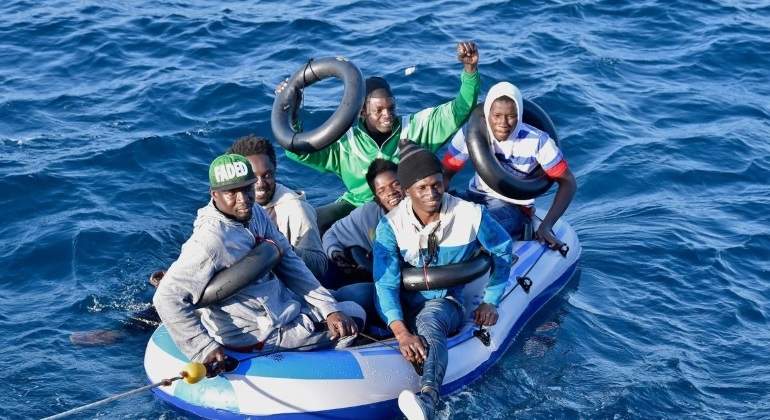 rescate-pateras-salvamento-maritimo.jpg