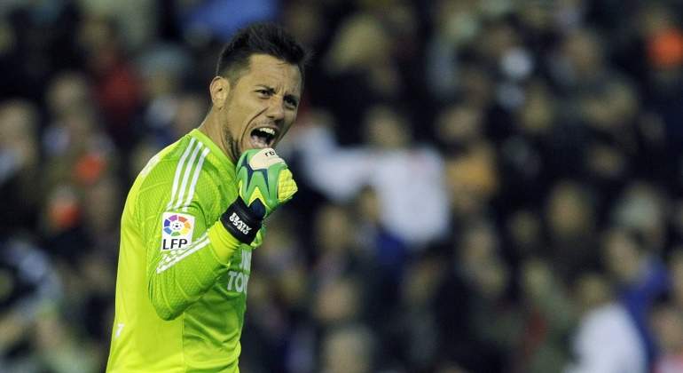 Diego-Alves-Celebra-Valencia-2016-reuters.jpg