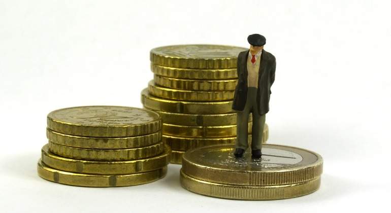 hombre-mayor-monedas.jpg