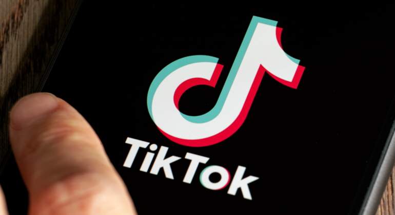 tiktok-logo-movil-recurso-dreamstime.jpg