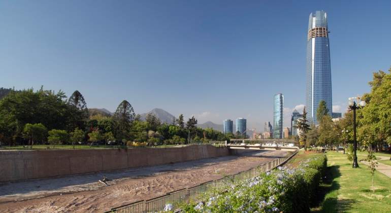 El proyecto de saneamiento de Santiago de Chile Mapocho Urbano Limpio ejecutado por Aguas Andinas