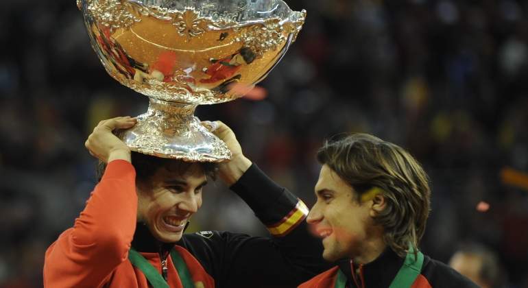 nadal-ferrer-davis-trofeo-getty.jpg