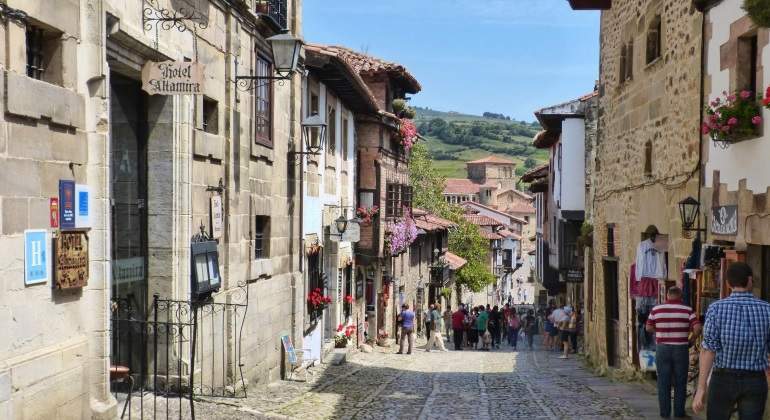 santillana-del-mar-capital-turismo-1.jpg