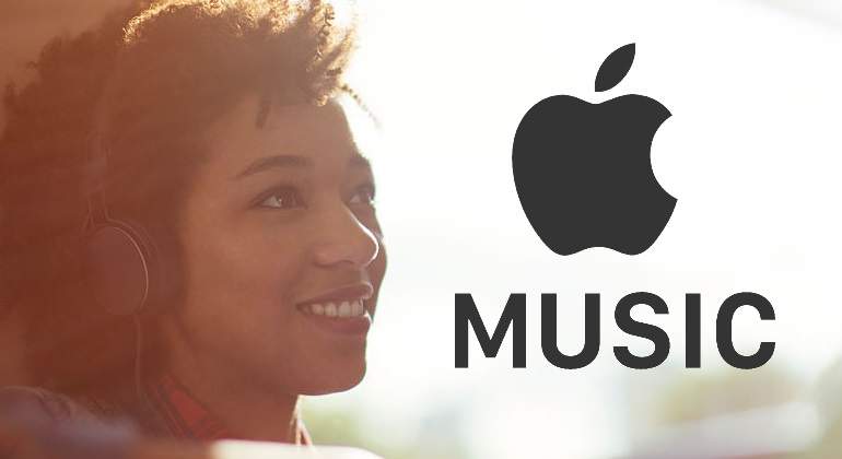 apple-music-chica-cascos.jpg
