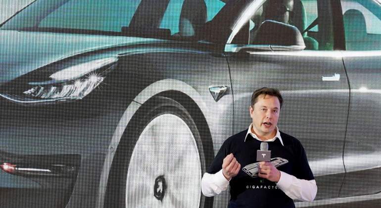 tesla-model3-musk-reuters.jpg