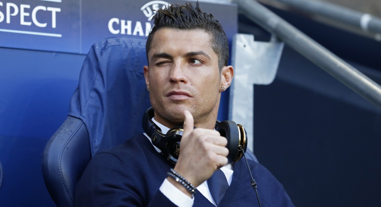Cr7-saluda-2016-banquillo-reuters.jpg
