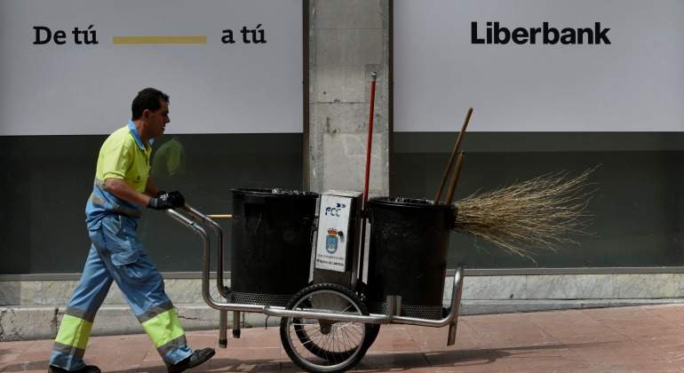 liberbank-barrendero.jpg