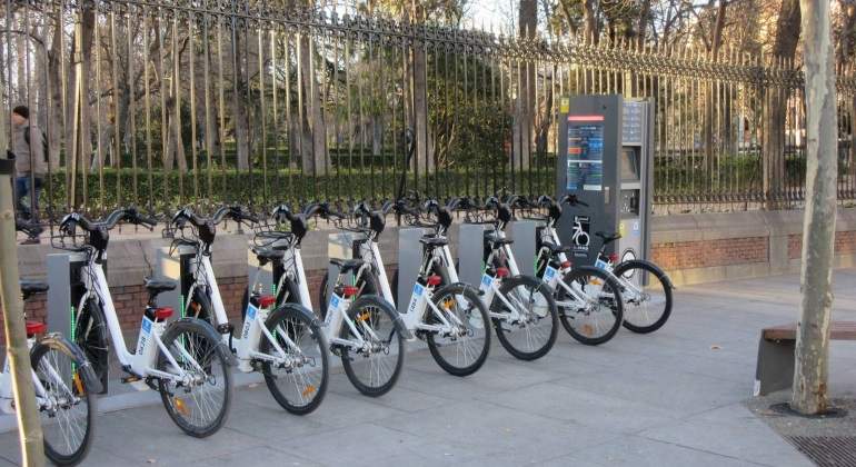 bicis-aparcadas-retiro.jpg
