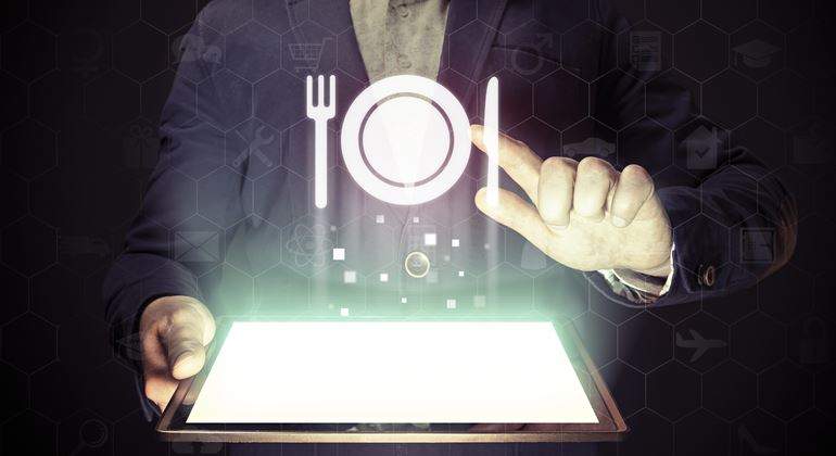 comida-tablet-digital-770-dreamstime.jpg