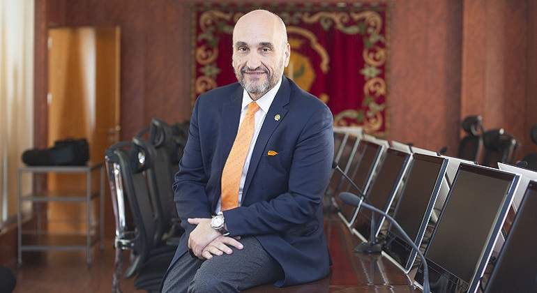 Fernando-J-Santiago-presidente-de-los-gestores-administrativos-A-Martin.jpg