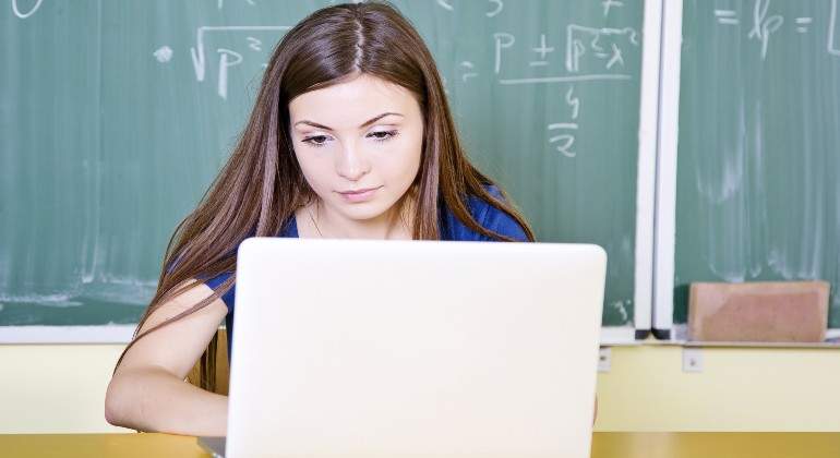 estudiantes-cole.jpg