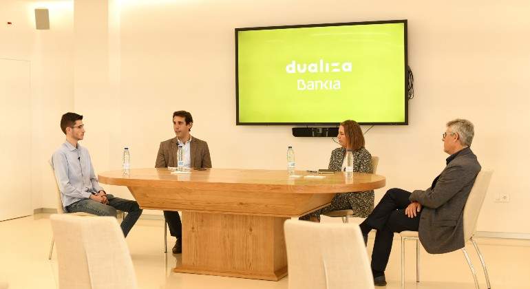 Informe-FP-Dualiza--Mesa-de-debate.jpg