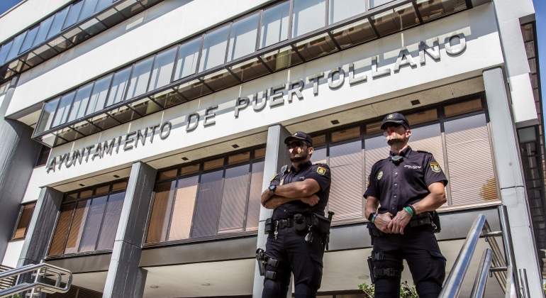 puertollano-policia-ayuntamiento-efe.jpg