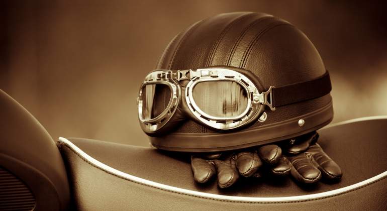 moto-casco-guantes.jpg