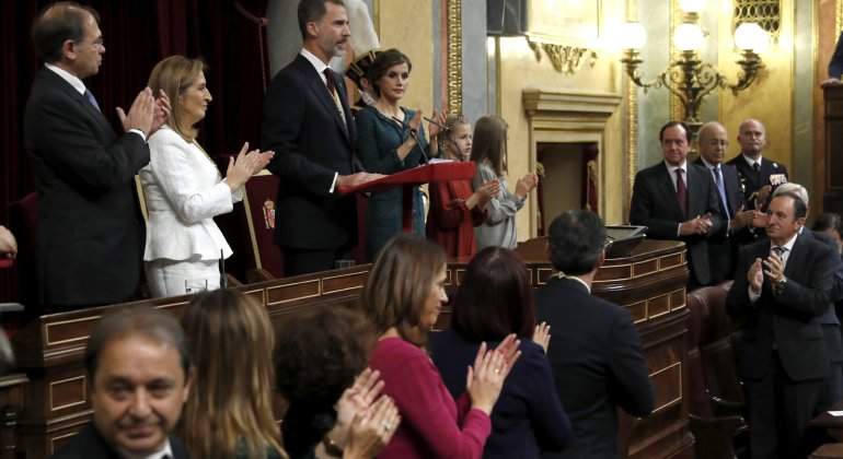 reyes-aplausos-investidura-efe.jpg