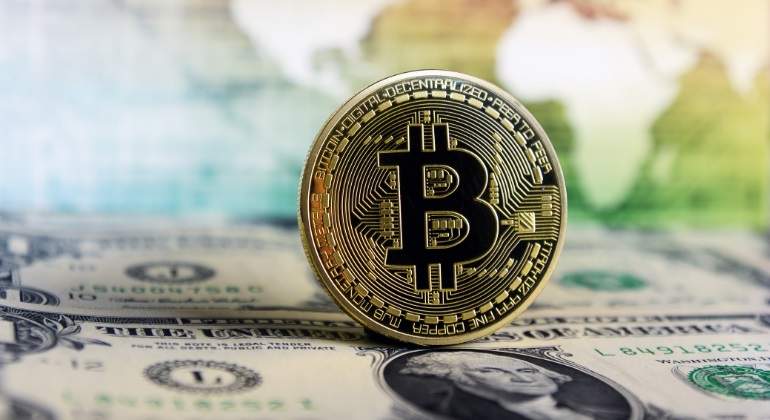 bitcoin-dolar-dreamstime.jpg