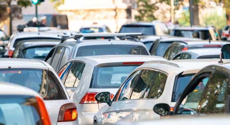 trafico-atasco-coches-iStock-1188964698.jpg