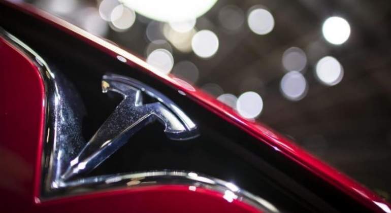 tesla-logo.jpg