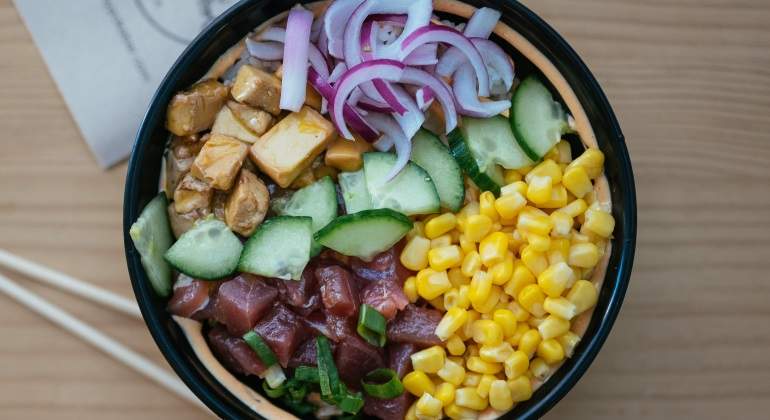 tasty-poke-comida-hawaiana-1.jpg