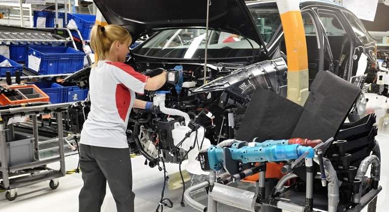 mujer-industria.jpg