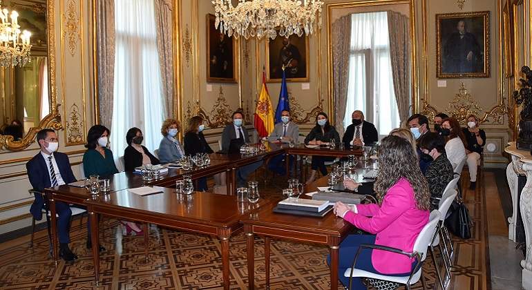 770-x-420-Clausura-mesa-de-trabajo-del-grupo-interinstitucional-de-la-LeCrim-EE.jpg
