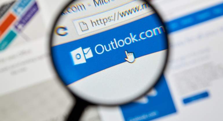 outlook-lupa-dreamstime.jpg