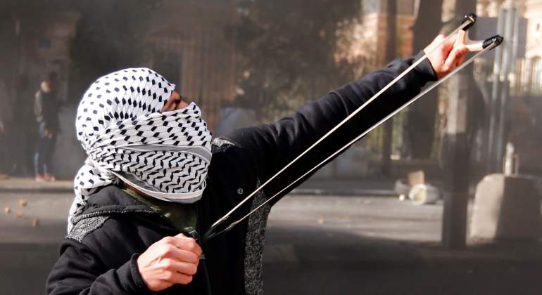 palestino-enfrenta-israel-efe.jpg
