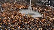 Decenas de miles de personas protestan en Madrid contra la política de Sánchez con Cataluña y claman por unas elecciones