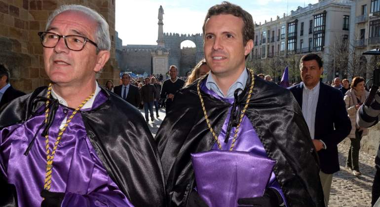 pablo-casado-procesion-avila-efe.jpg