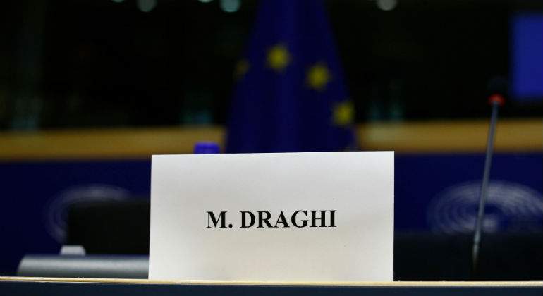 draghi-silla-vacia-cartel-alamy.jpg