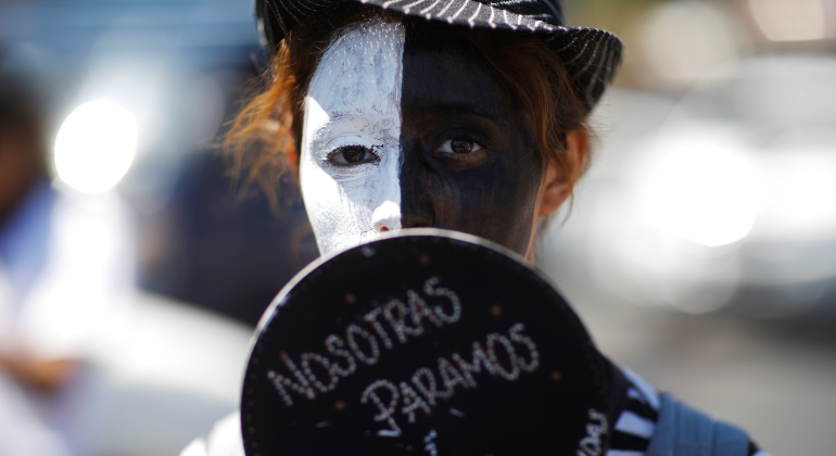 paramos-mujer-reuters.png