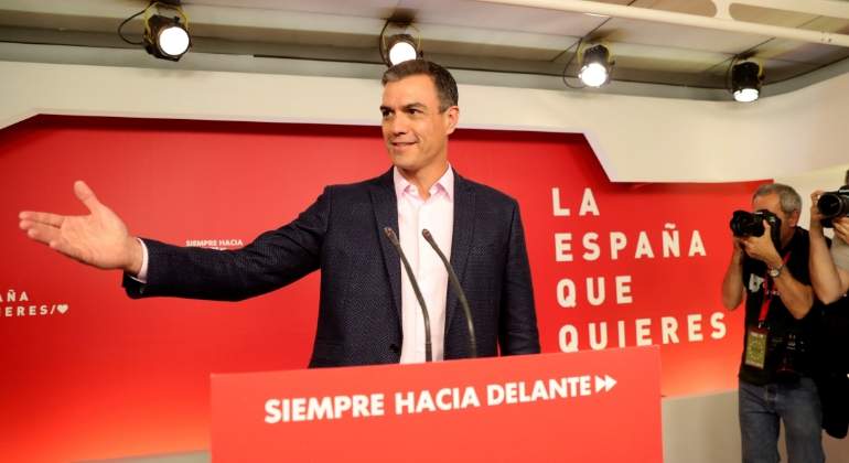 sanchez-pedro-cartel-rojo.jpg